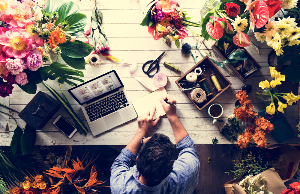 Small Business Sales Tips Using Saphyte CRM