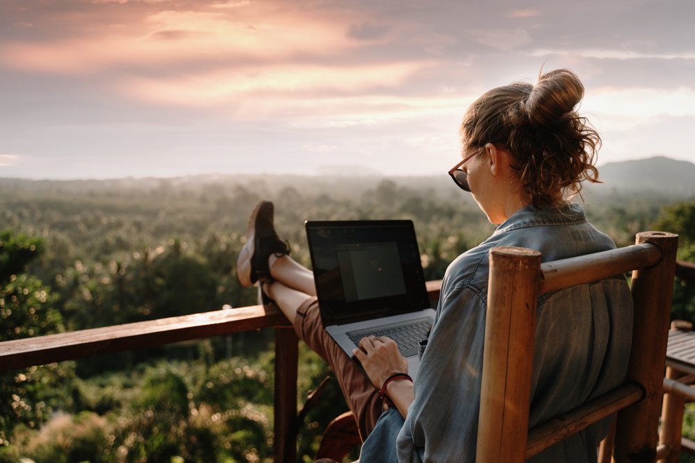 Saphyte: Employee CRM for Remote Working Teams