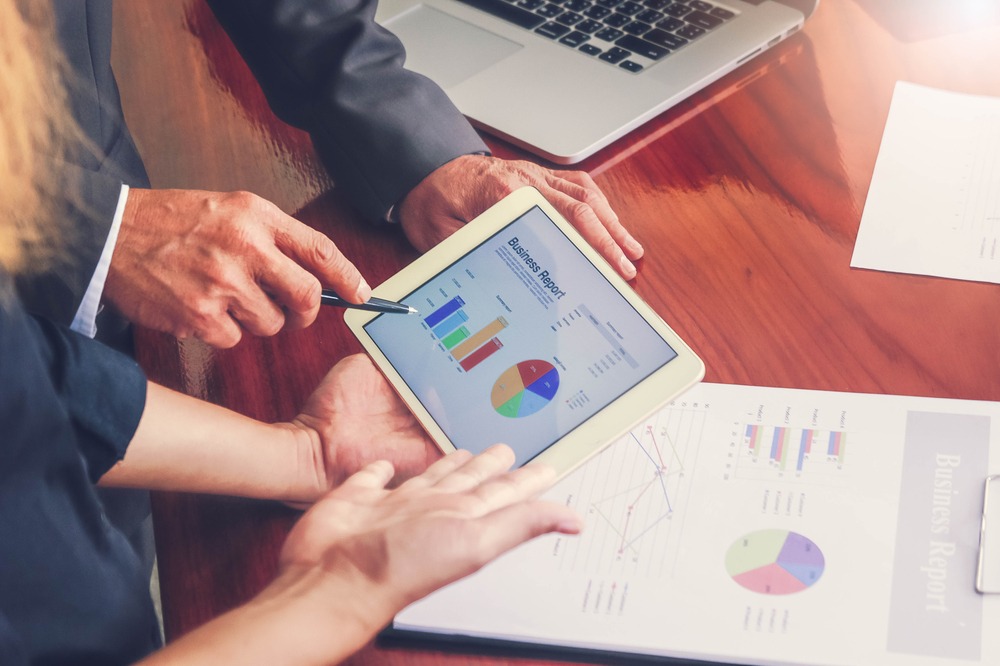 4 Essential Features of Sales Management CRM