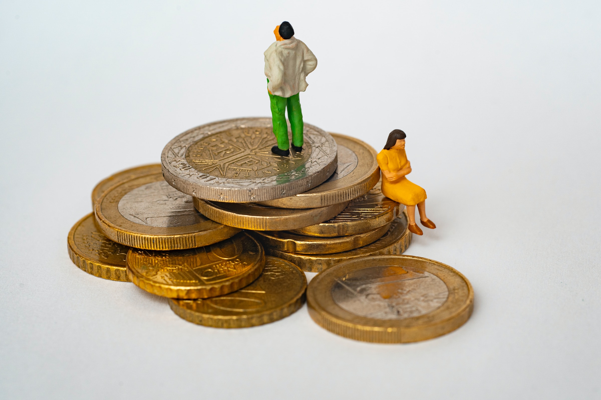 Navigating Economic Uncertainty: Role of CRM in Finance and Insurance