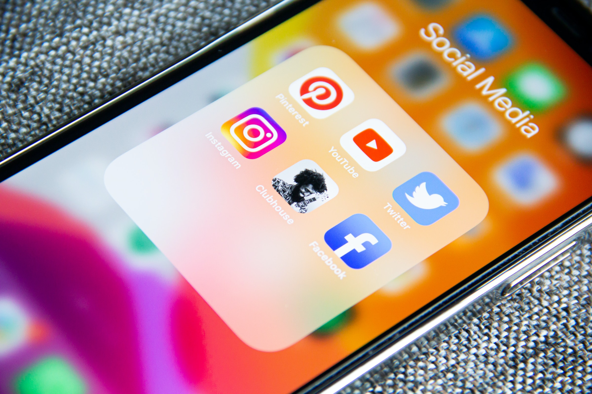 How to Build Authentic Customer Connections in Social Media