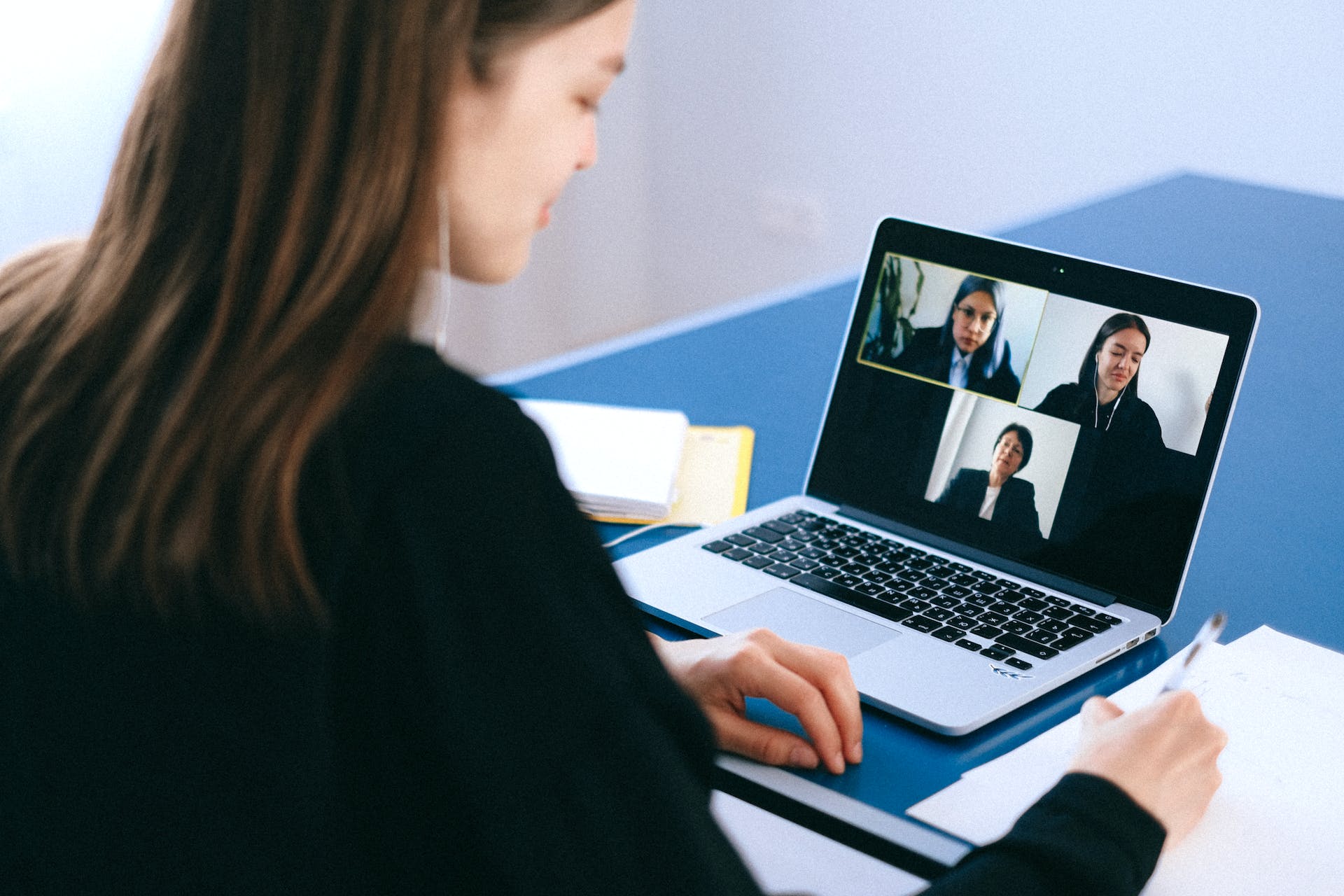 The Digital Age of Teamwork and How to Address Emerging Challenges in 2024