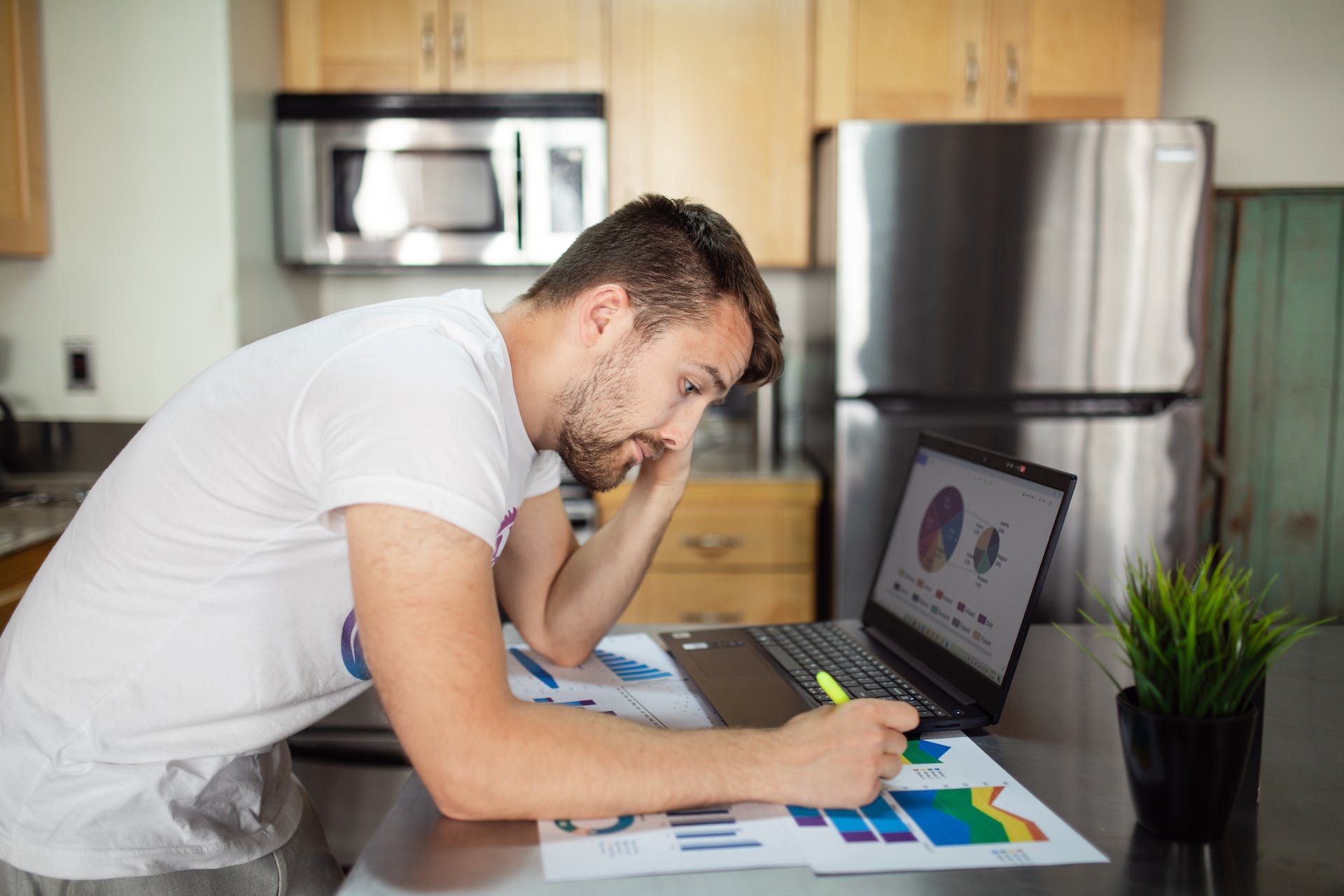 How CRM Helps Manage Your Sales Funnel: From Leads to Deals